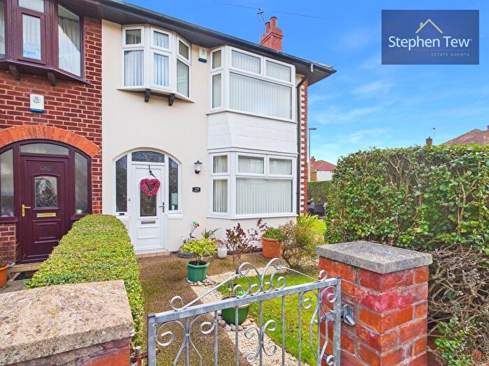 3 Bedroom End Of Terrace House For Sale In Rosedale Avenue, Blackpool, FY4