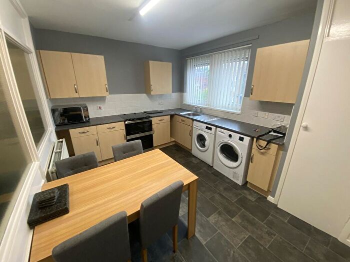 3 Bedroom Flat To Rent In Marlborough Grange, Woodhouse, Leeds, West Yorkshire, LS1