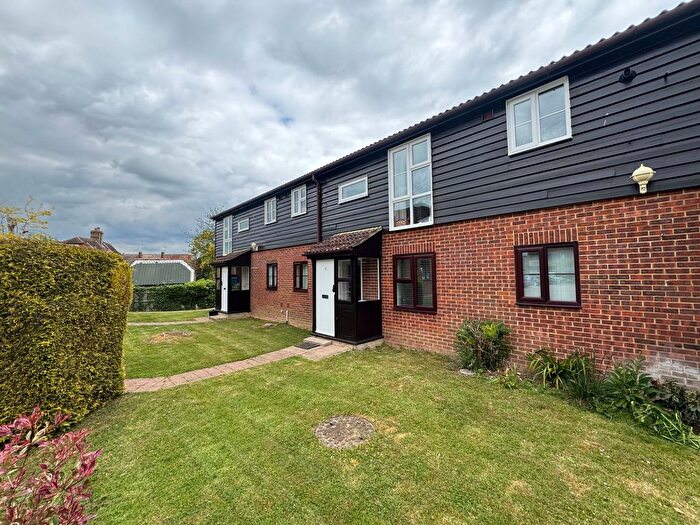 2 Bedroom Flat For Sale In Marden, Kent, TN12