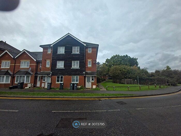 4 Bedroom Terraced House To Rent In Fairview Drive, Ashford, TN24