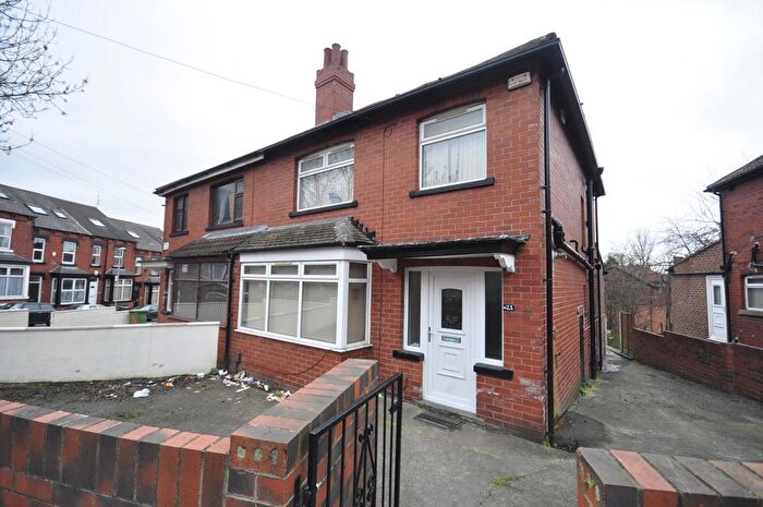 4 Bedroom House To Rent In Raven Road, Hyde Park, Leeds, LS6