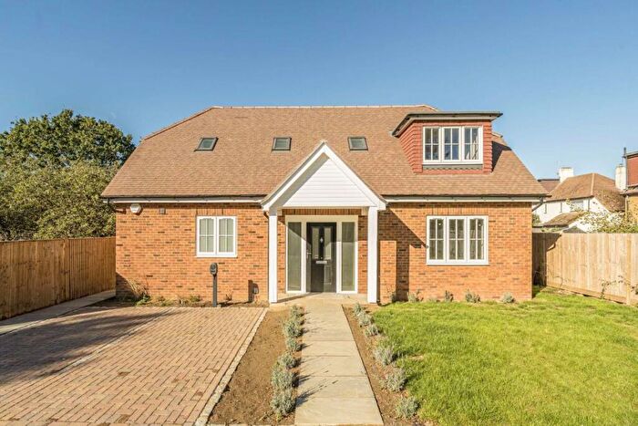 4 Bedroom House For Sale In Orchard Road, Chessington, KT9