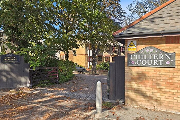 1 Bedroom Garage / Parking For Sale In Pages Hill, London, N10