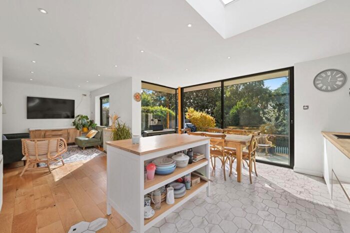 3 Bedroom Semi-Detached House For Sale In Segrave Close, Weybridge, KT13