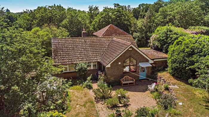 3 Bedroom Bungalow For Sale In Crouch Lane, Borough Green, Sevenoaks, TN15