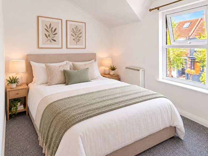 2 Bedroom Flat To Rent In Central Park Road, London, E6