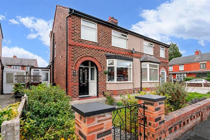 3 Bedroom Semi-Detached House For Sale In Entwistle Grove, Leigh, WN7