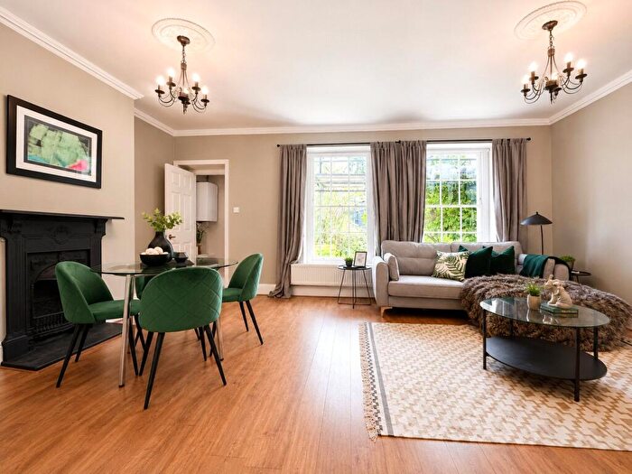 2 Bedroom Apartment To Rent In Pro Cathedral Lane, Clifton, Bristol, BS8