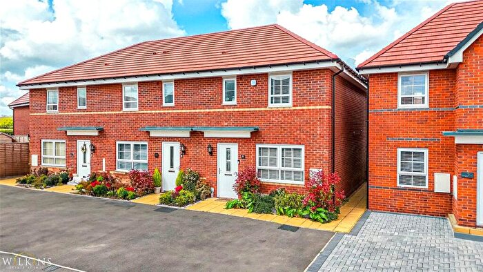 3 Bedroom Semi Detached House To Rent In Hedley Close, Tamworth, Staffordshire, B78
