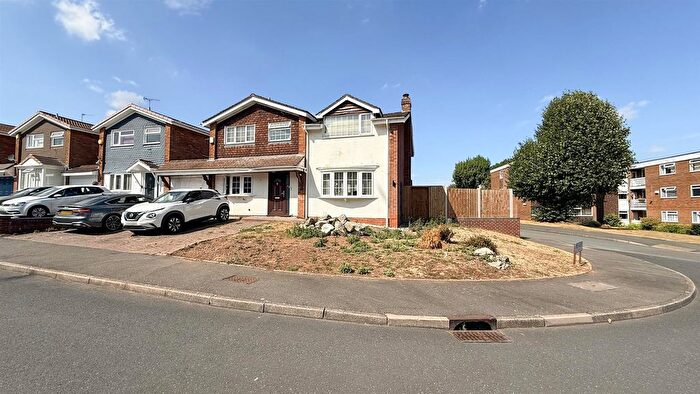5 Bedroom Detached House For Sale In Beech Hurst, Kings Norton, Birmingham, B38