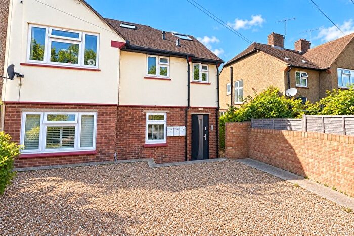 2 Bedroom Flat To Rent In Weybridge, Surrey, KT13