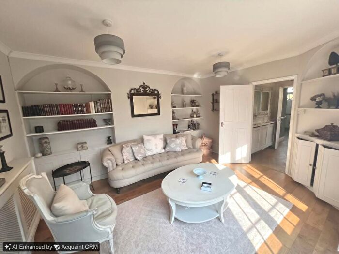 4 Bedroom Town House To Rent In Upton Close, Henley On Thames, RG9