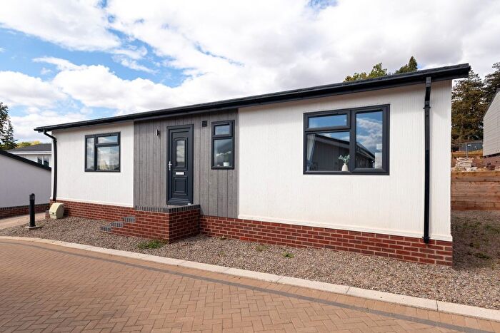 2 Bedroom Mobile/park Home For Sale In East Court Steps, Saltmarshe Castle Park, Hereford, HR7