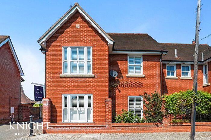 3 Bedroom Semi-Detached House For Sale In Drury Road, Colchester, CO2