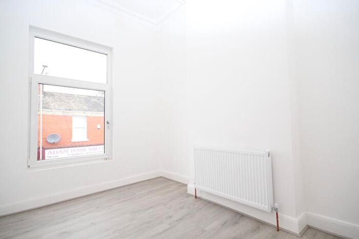 2 Bedroom Flat To Rent In Flat Above Shop, Meadow Street, Preston, PR1