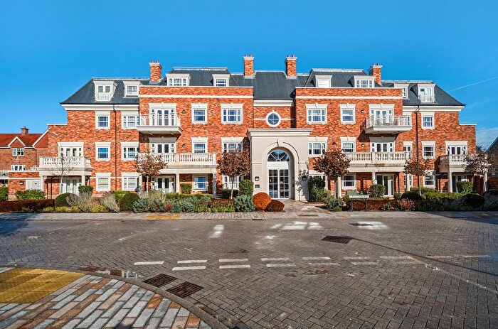 2 Bedroom Flat For Sale In Hartland Manor, Pyestock Way, GU51