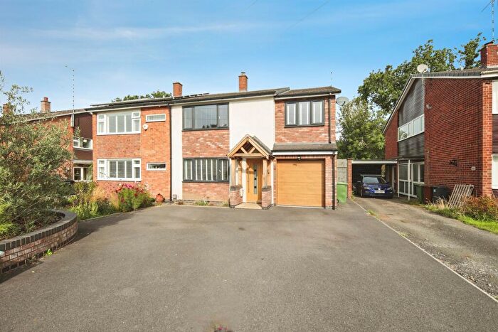 4 Bedroom Semi-Detached House For Sale In Laurels Crescent, Balsall Common, CV7