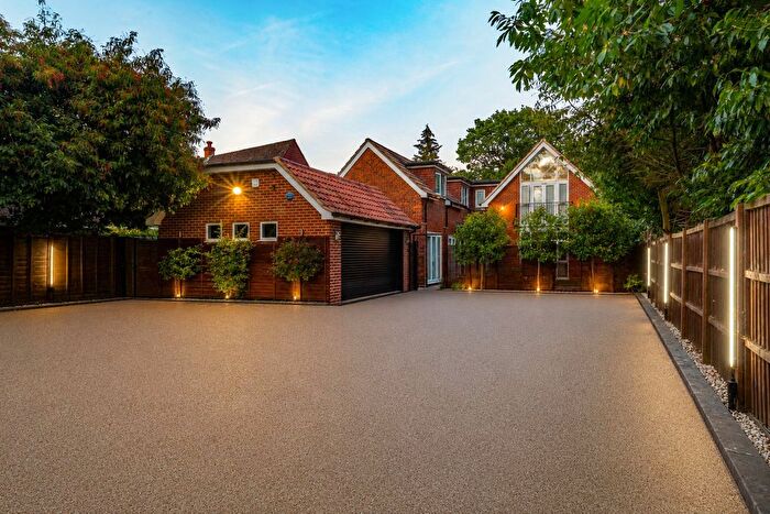5 Bedroom Detached House For Sale In Dartnell Park Road, West Byfleet, KT14