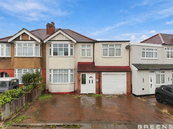 4 Bedroom House For Sale In Eastbury Avenue, Enfield, EN1