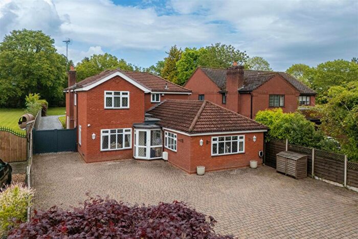 5 Bedroom Detached House For Sale In Houndsfield Lane, Tidbury Green, Solihull, B90