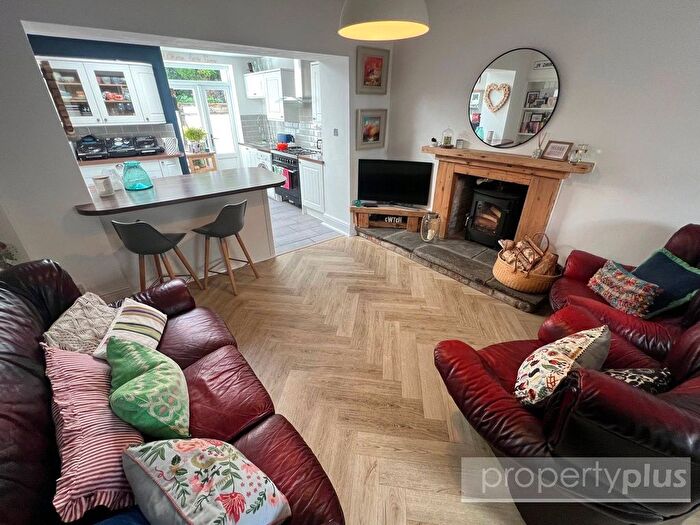 3 Bedroom End Of Terrace House For Sale In Bank Street, Tonypandy, Rhondda Cynon Taff, CF40