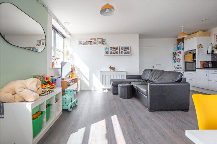 2 Bedroom Apartment For Sale In Bartholomews Square, Horfield, Bristol, BS7