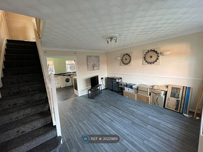 3 Bedroom Semi-Detached House To Rent In Blaydon Close, Bootle, L30
