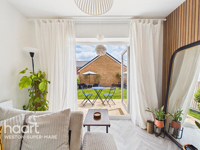4 Bedroom Detached House For Sale In Robinson Place, Weston-super-mare, BS24