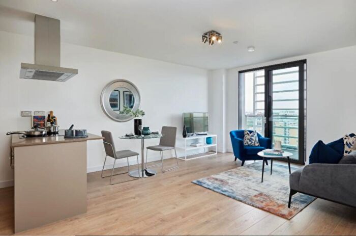 1 Bedroom Flat To Rent In The Highline, Chrisp Street, E14