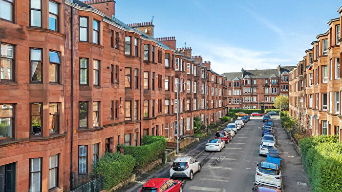 1 Bedroom Flat For Sale In Kennoway Drive, Thornwood, G11