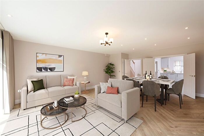 3 Bedroom Semi-Detached House For Sale In London Road, Ascot, RG12