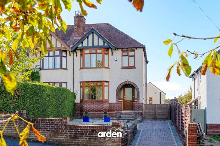 3 Bedroom Semi-Detached House For Sale In Northwick Road, Worcester, WR3