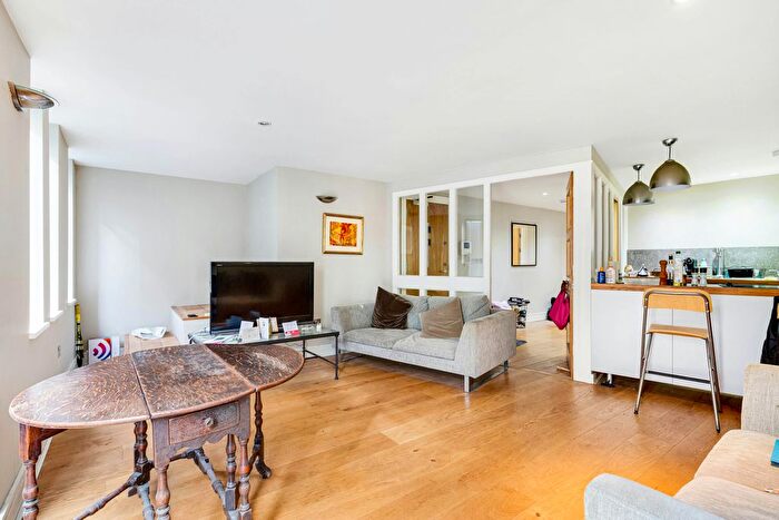 2 Bedroom Flat To Rent In Garrett House, London, SE1
