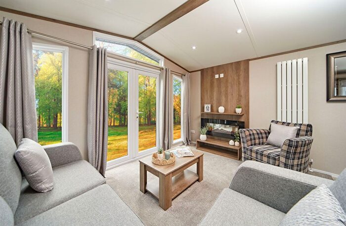2 Bedroom Mobile/park Home For Sale In Hutton Sessay, Thirsk, YO7