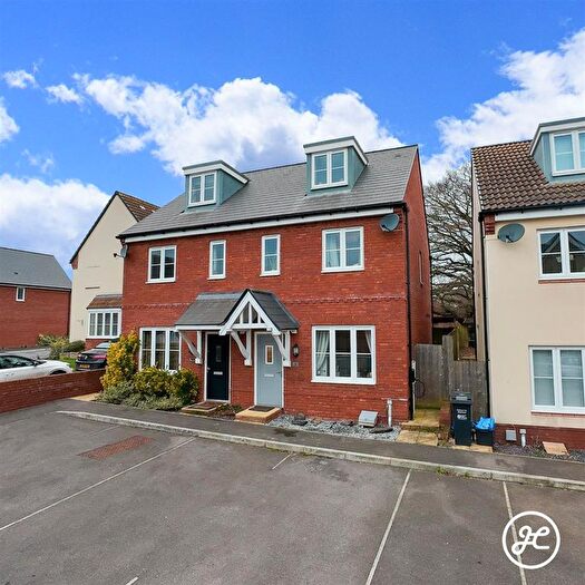 3 Bedroom Semi-Detached House For Sale In Bilberry Lane, Bridgwater, TA5