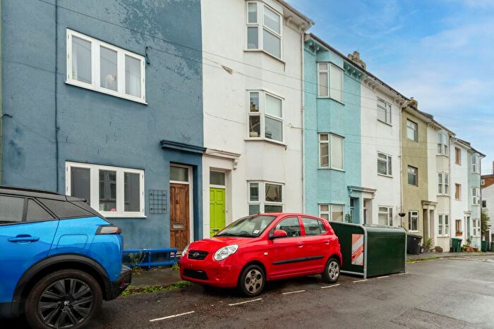 4 Bedroom Terraced House For Sale In Whichelo Place, Brighton, BN2