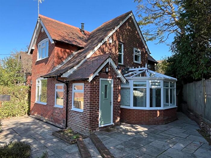 3 Bedroom Detached House To Rent In Copse Road, Haslemere, GU27