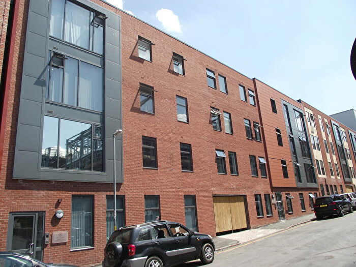 2 Bedroom Flat To Rent In The Foundry, - Carver Street, Birmingham, West Midlands, B1
