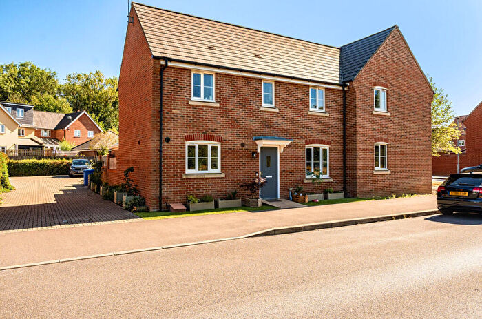 3 Bedroom Semi-Detached House For Sale In Butler Drive, Bracknell, Berkshire, RG12
