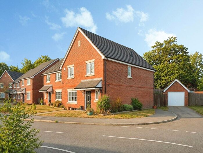 4 Bedroom Detached House For Sale In The Docks, Bracknell, Berkshire, RG12
