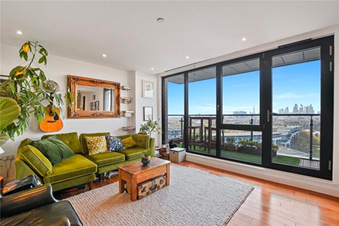 2 Bedroom Flat To Rent In Grand Regent Tower, Cadmium Square, London, E2