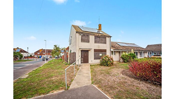 3 Bedroom End Of Terrace House For Sale In Manor Close, Queenborough, Kent, ME11