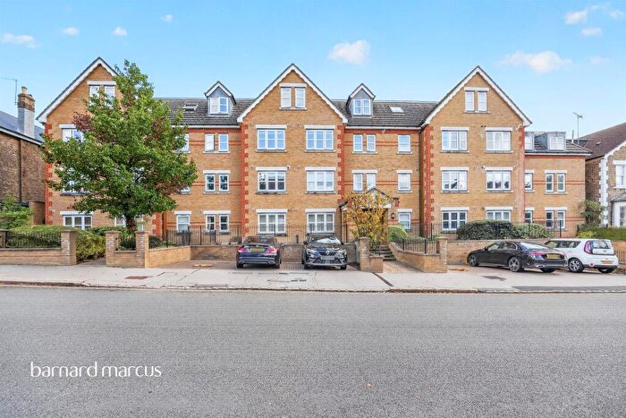 2 Bedroom Flat For Sale In Birdhurst Road, South Croydon, CR2