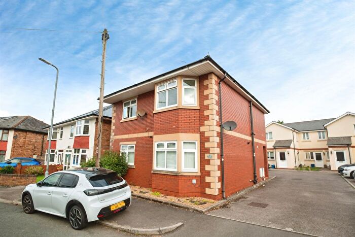 2 Bedroom Flat For Sale In Groveland Road, Cardiff, CF14