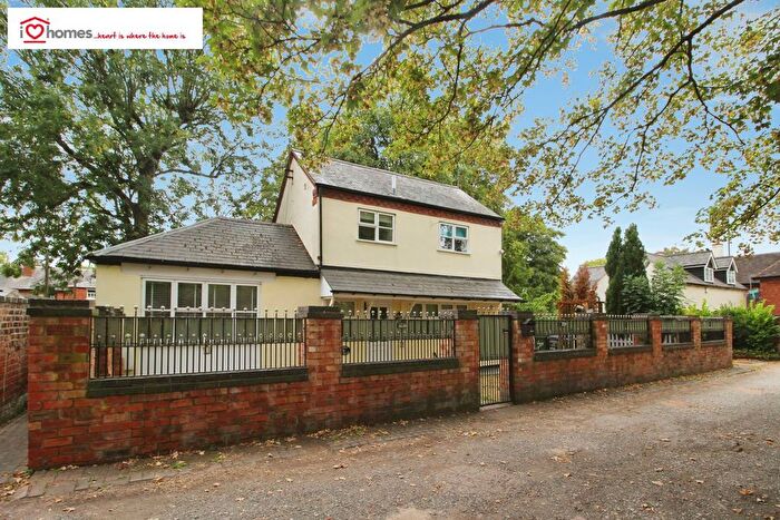3 Bedroom Detached House To Rent In Victoria Mews, Walsall, WS4