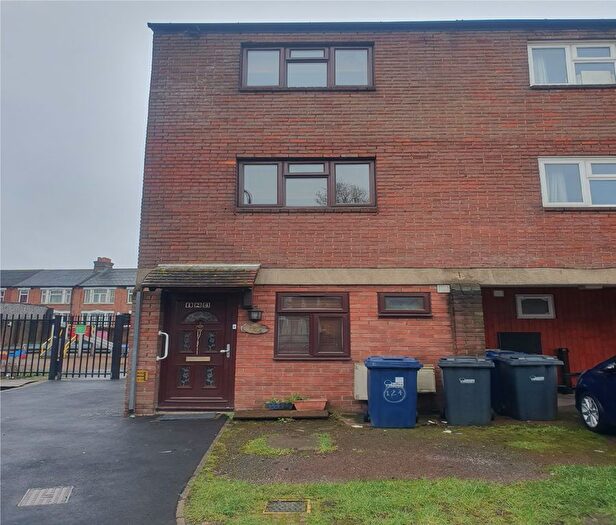 4 Bedroom Town House For Sale In Southall, Middlesex, UB2
