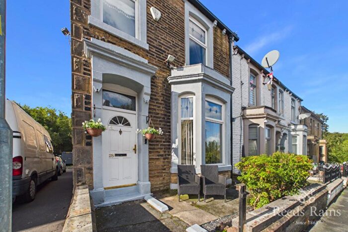 3 Bedroom End Of Terrace House For Sale In Clifton Street, Burnley, Lancashire, BB12