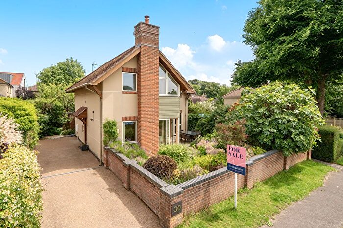 3 Bedroom Detached House For Sale In Churchfields, Twyford, SO21