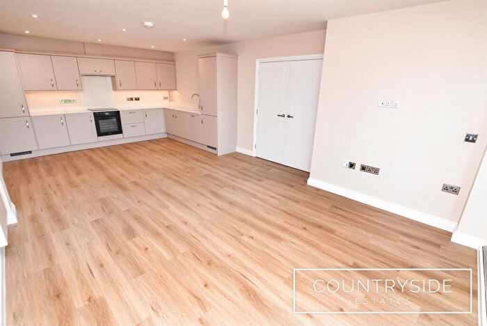 2 Bedroom Flat To Rent In Caten House, High Road, Benfleet, SS7