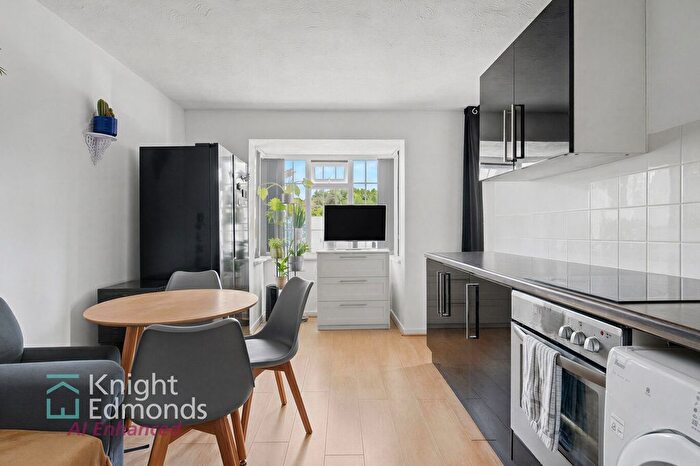 Studio For Sale In Chiltern Close, Downswood, ME15